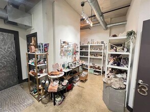 190 Christopher Columbus Dr in Jersey City, NJ - Building Photo - Building Photo