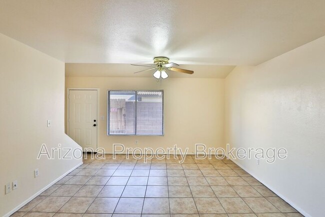 6220 E Greenway St in Mesa, AZ - Building Photo - Building Photo