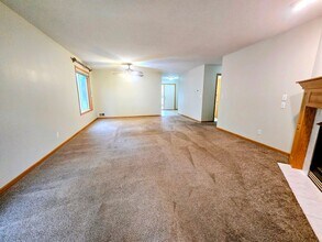 2858 Aldrich Trail in Woodbury, MN - Building Photo - Building Photo