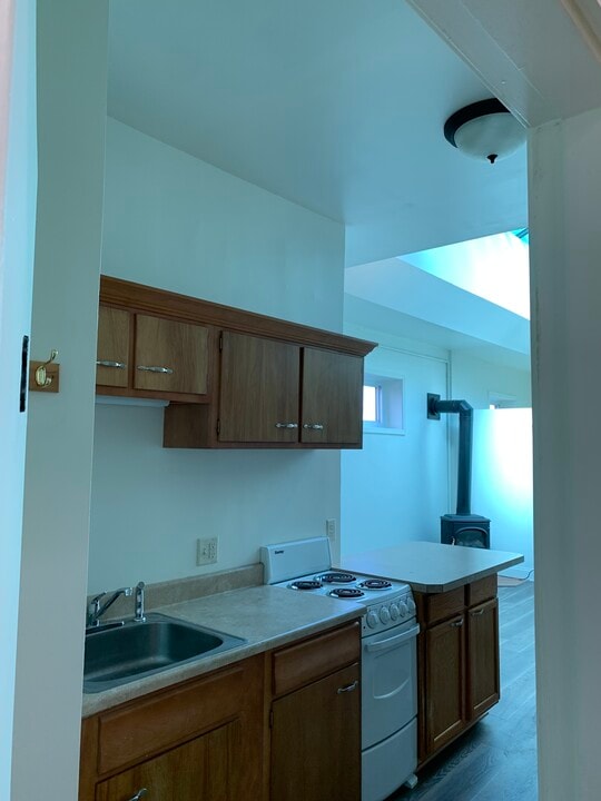 40 Main St, Unit #8 in Leroy, NY - Building Photo