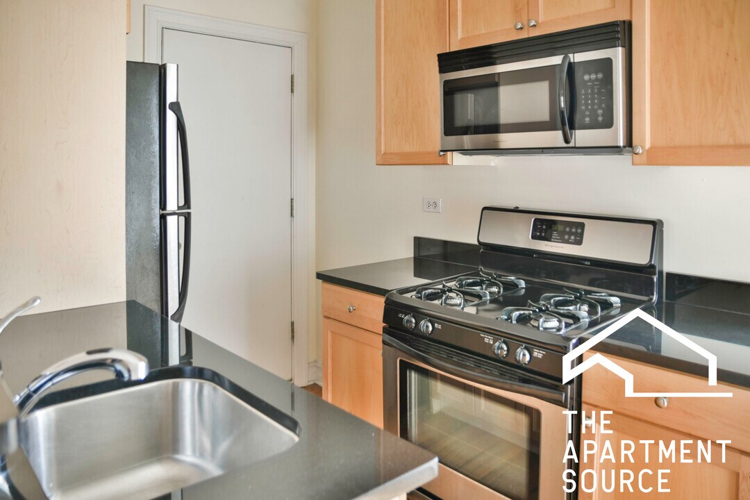 3810 N Sheffield Ave, Unit 2W in Chicago, IL - Building Photo