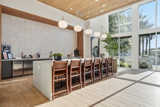 Luminary at Cota Vera in Chula Vista, CA - Foto de edificio - Building Photo