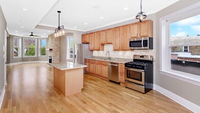 4918 S St Lawrence Ave in Chicago, IL - Foto de edificio - Building Photo