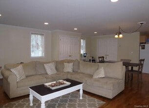 106 Newport Bridge Rd in Warwick, NY - Building Photo - Building Photo