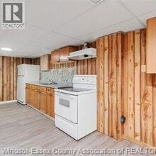 9597 Avery Ln in Windsor, ON - Building Photo - Building Photo