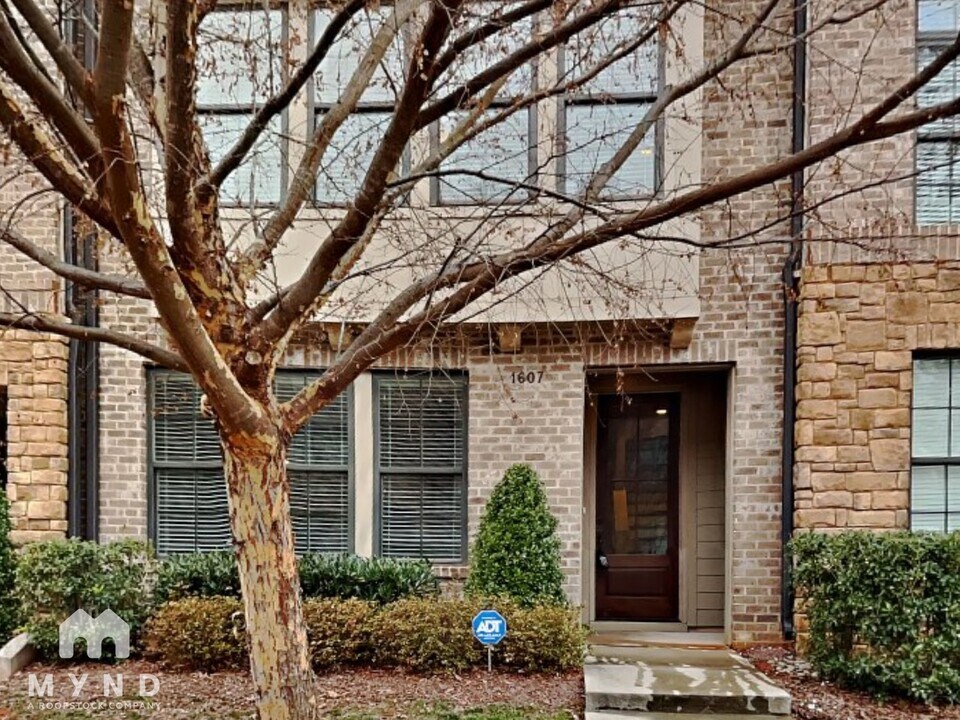1607 Bowery Dr in Raleigh, NC - Building Photo