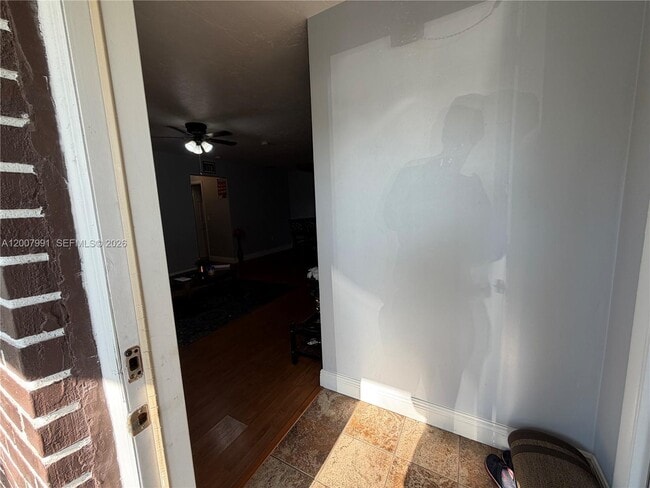 1160 NW 77th Way in Pembroke Pines, FL - Building Photo - Building Photo