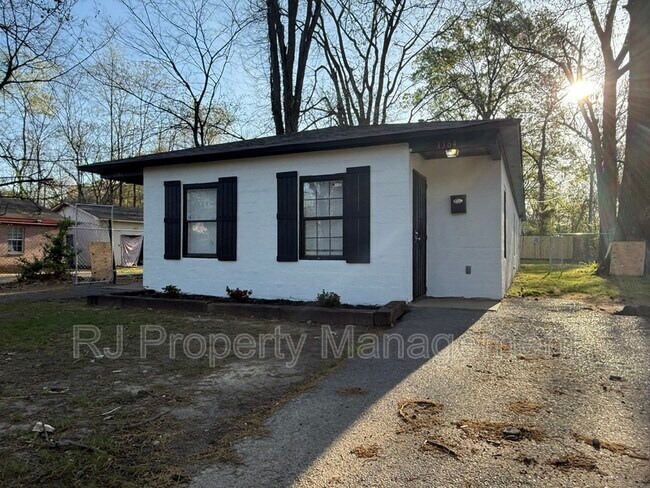 property at 1384 S Wellington St