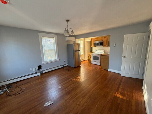 319 Admiral St in Providence, RI - Building Photo - Building Photo