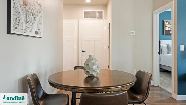 2445 Estrella Pkwy in Goodyear, AZ - Foto de edificio - Building Photo