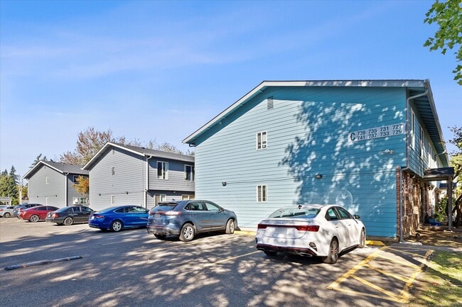 Carrington Square in Portland, OR - Foto de edificio - Building Photo