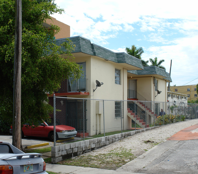 1640 NW 19th Ter in Miami, FL - Building Photo