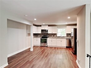 111 Leathers Cir NW in Atlanta, GA - Building Photo - Building Photo