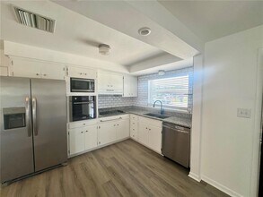 13864 Dominica Dr in Seminole, FL - Building Photo - Building Photo