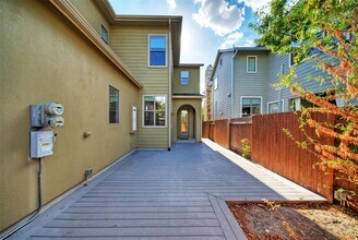 4005 Camacho St in Austin, TX - Building Photo - Building Photo