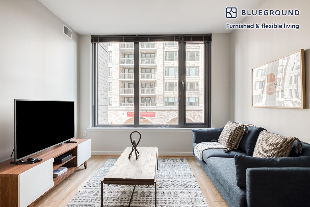 8300 Wisconsin Ave, Unit FL2-ID843 in Bethesda, MD - Building Photo
