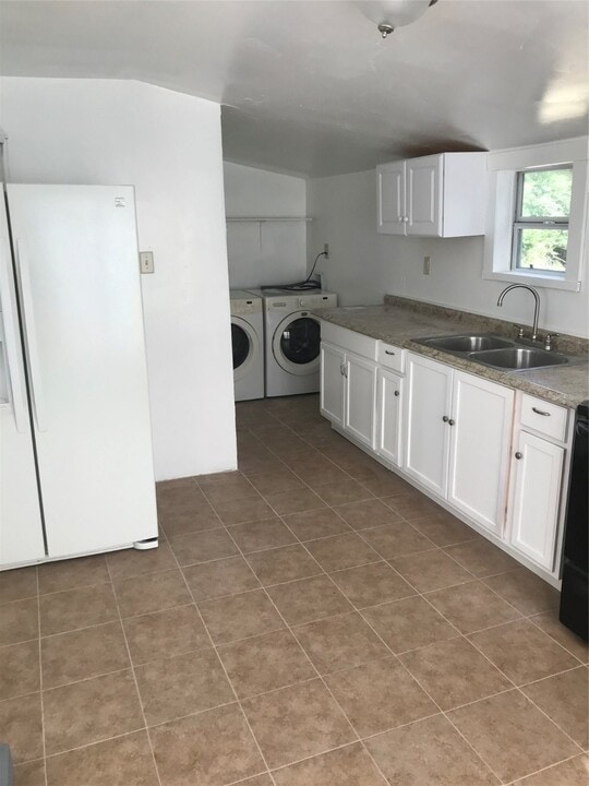 2909 Sam Houston Ave in Huntsville, TX - Building Photo