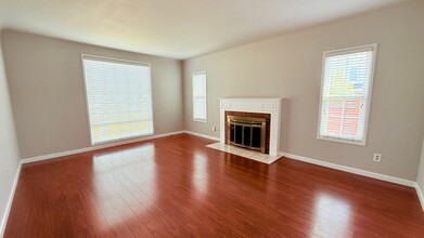 1147 Peach St in Alameda, CA - Building Photo - Building Photo