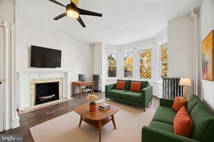4922 Hazel Ave in Philadelphia, PA - Building Photo