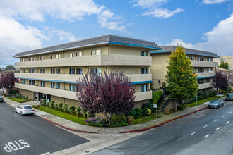 499 Estudillo Ave in San Leandro, CA - Building Photo - Primary Photo