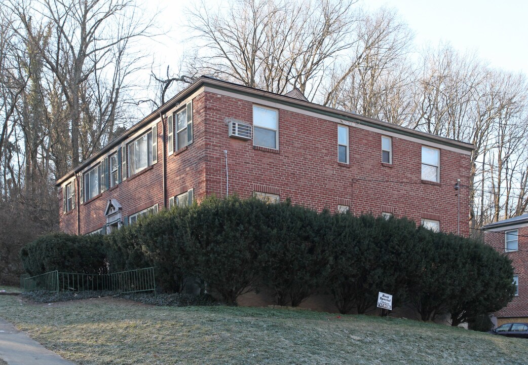 3127-3128 Worthington Ave in Cincinnati, OH - Foto de edificio