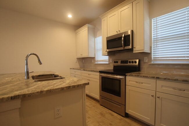 4319 Pinter Ln in Norfolk, VA - Building Photo - Building Photo