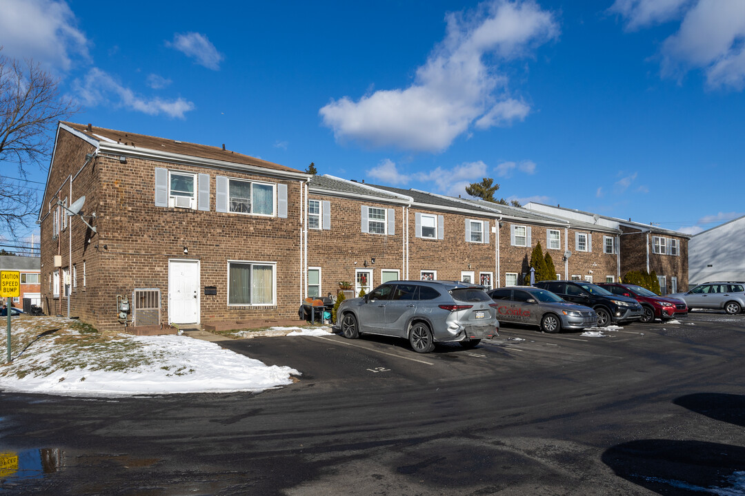 Liberty Square Condos in Philadelphia, PA - Building Photo