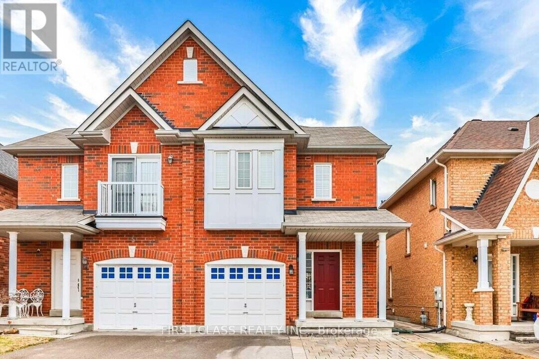 7 Almejo Ave in Richmond Hill, ON - Building Photo