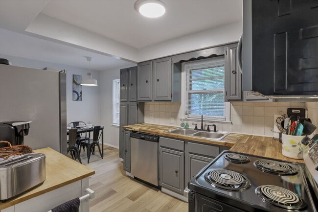 1275 E Weber Rd in Columbus, OH - Building Photo - Building Photo