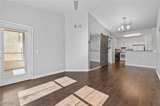 10550 W Alexander Rd, Unit 2057 in Las Vegas, NV - Building Photo - Building Photo