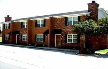 Orchard Grove Apartments in Madison, GA - Building Photo