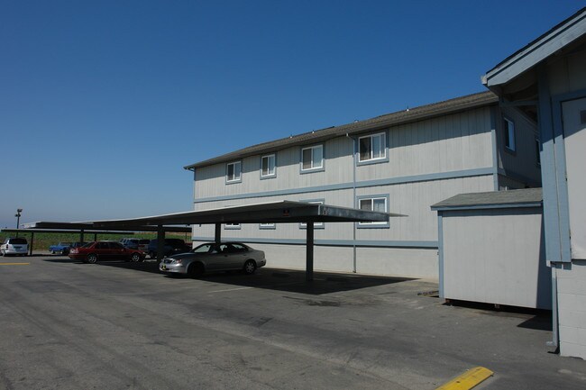 Tembladera Apartments in Castroville, CA - Foto de edificio - Building Photo