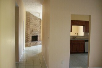 10526 Crescent Moon Dr in Houston, TX - Building Photo - Building Photo