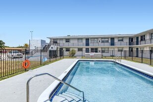 San Marco Apartments in Pompano Beach, FL - Building Photo