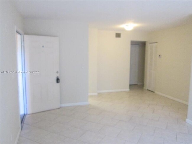 2964 NW 55th Ave in Lauderhill, FL - Building Photo - Building Photo