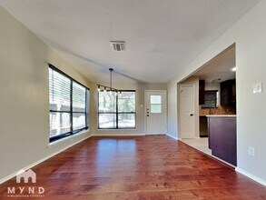 102 Summer Crest Cir in Spring, TX - Foto de edificio - Building Photo