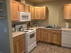 2721-2747 SW Salmon Ave in Redmond, OR - Building Photo - Building Photo