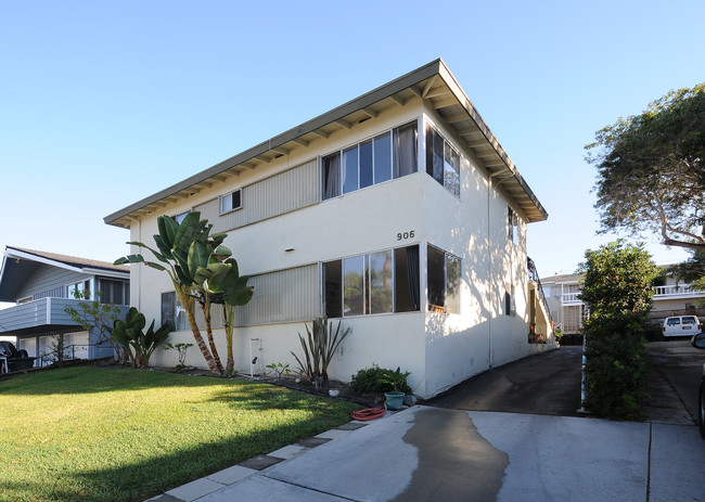 906 Buena Vista in San Clemente, CA - Foto de edificio - Building Photo