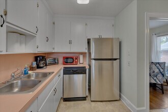 1001 Watts St in Durham, NC - Building Photo - Building Photo