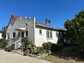 213-223 Los Aguajes Ave in Santa Barbara, CA - Building Photo - Building Photo