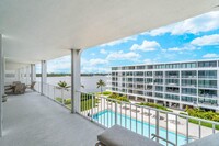 2784 S Ocean Blvd in Palm Beach, FL - Building Photo - Building Photo