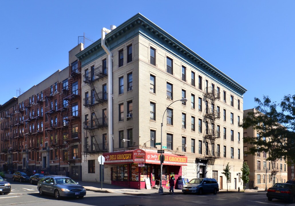 1104 Findlay Ave in Bronx, NY - Building Photo