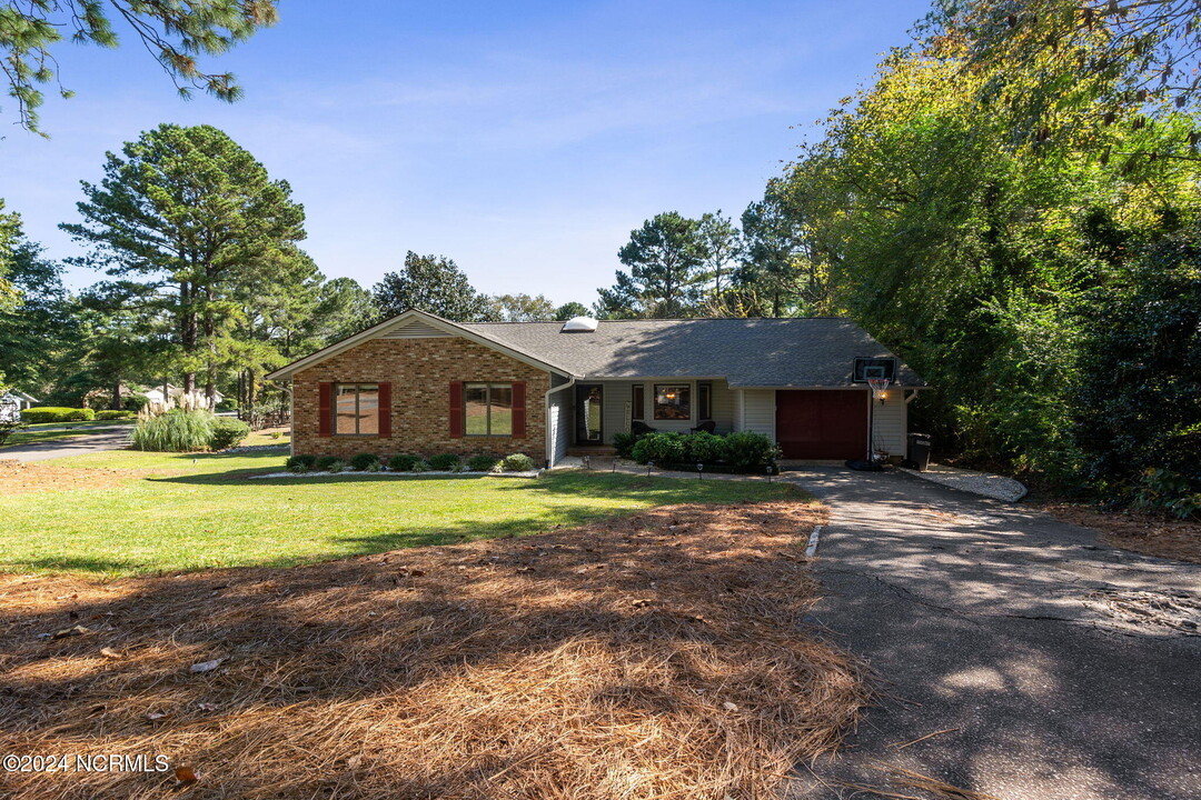 123 Shagbark Rd in Seven Lakes, NC - Foto de edificio