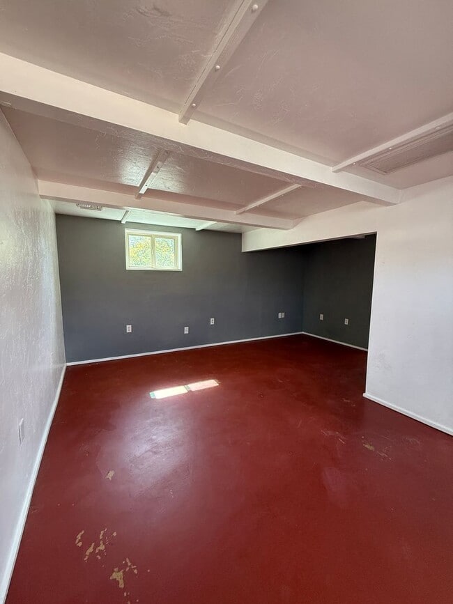 property at 3220 E Lee St