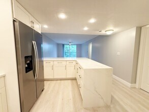 3300 W Rolling Hills Cir, Unit 410 in Davie, FL - Building Photo - Building Photo