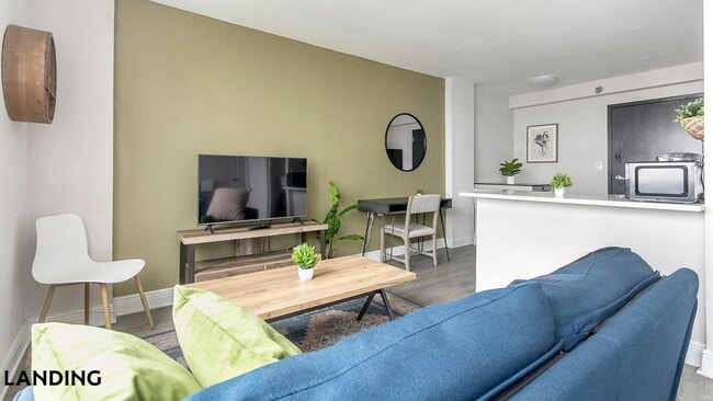 305 Dr. M.L.K. Jr St S in St. Petersburg, FL - Building Photo - Building Photo