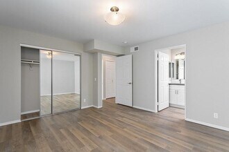 Monaco Apartments in Los Angeles, CA - Building Photo - Building Photo