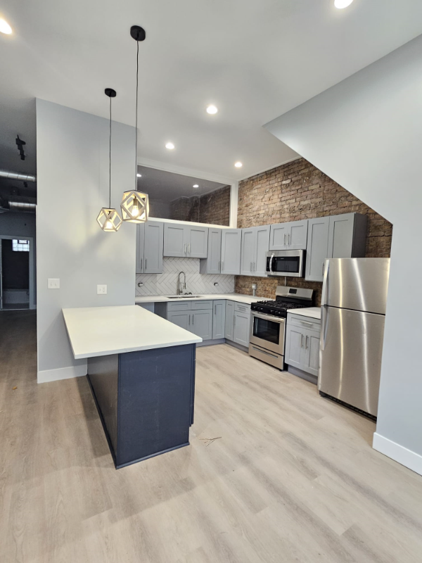 2644 W Pratt Blvd in Chicago, IL - Building Photo - Building Photo