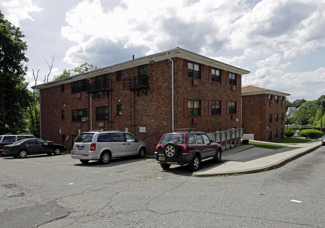 Dover Hills Apartments in Dover, NJ - Foto de edificio - Building Photo