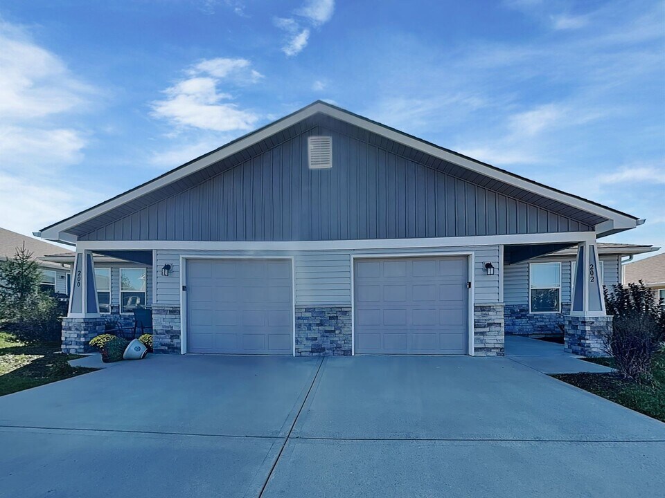202 SW Rose St in Blue Springs, MO - Building Photo